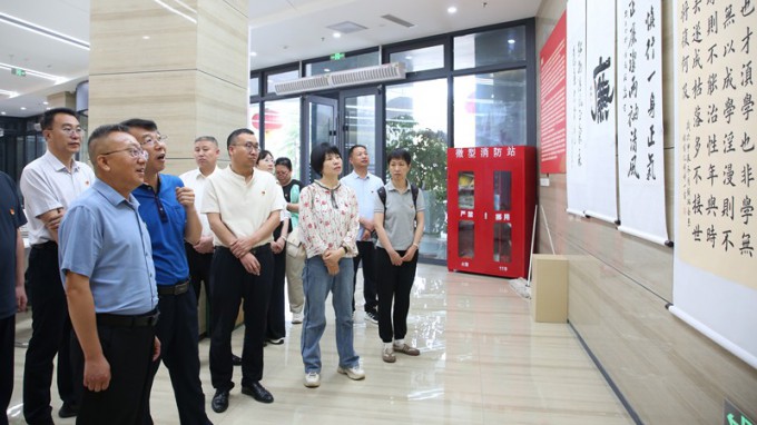 甘肃能化集团机关党委参观开云足球体育（中国）有限公司廉洁文化作品展