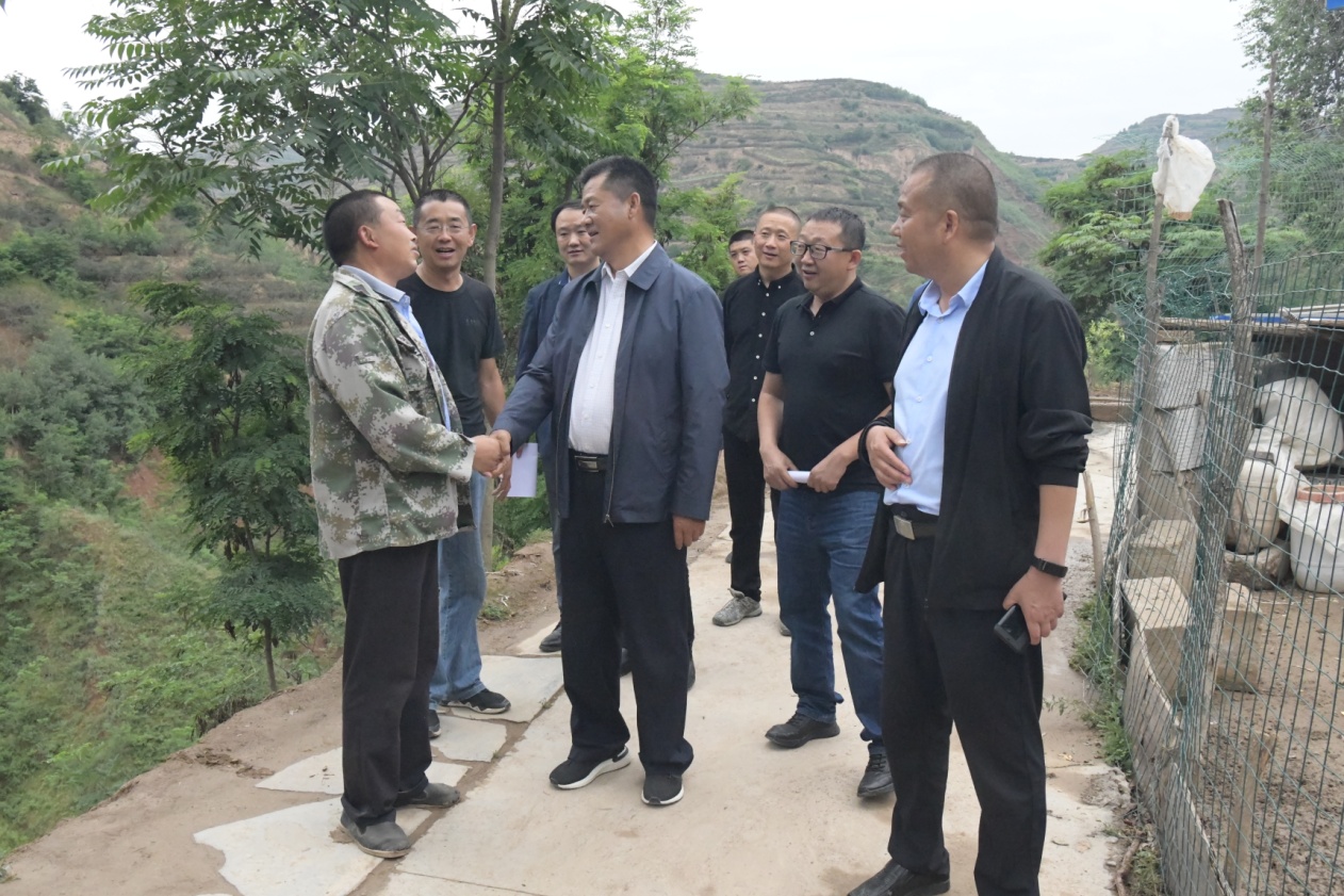 全力攻坚  精锐出击<br/>——开云足球体育（中国）有限公司调研督导建筑设计院脱贫攻坚工作侧记
